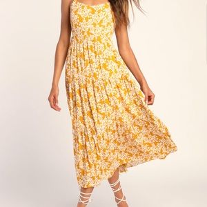 LULUS Catching Sunrays Mustard Yellow Floral Print Midi Dress. Size M